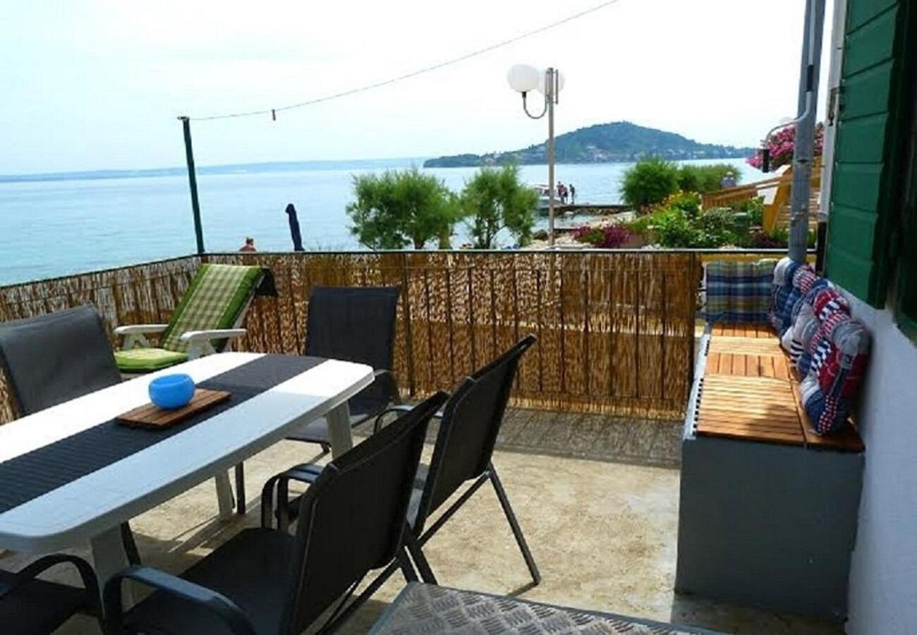Holiday Home Villa Jadran - 10 M From Beach Preko Exteriör bild