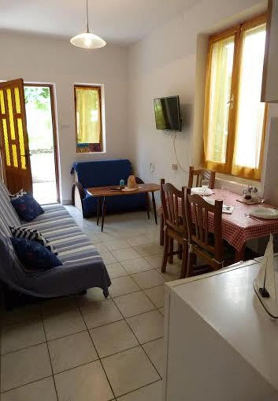 Holiday Home Villa Jadran - 10 M From Beach Preko Exteriör bild